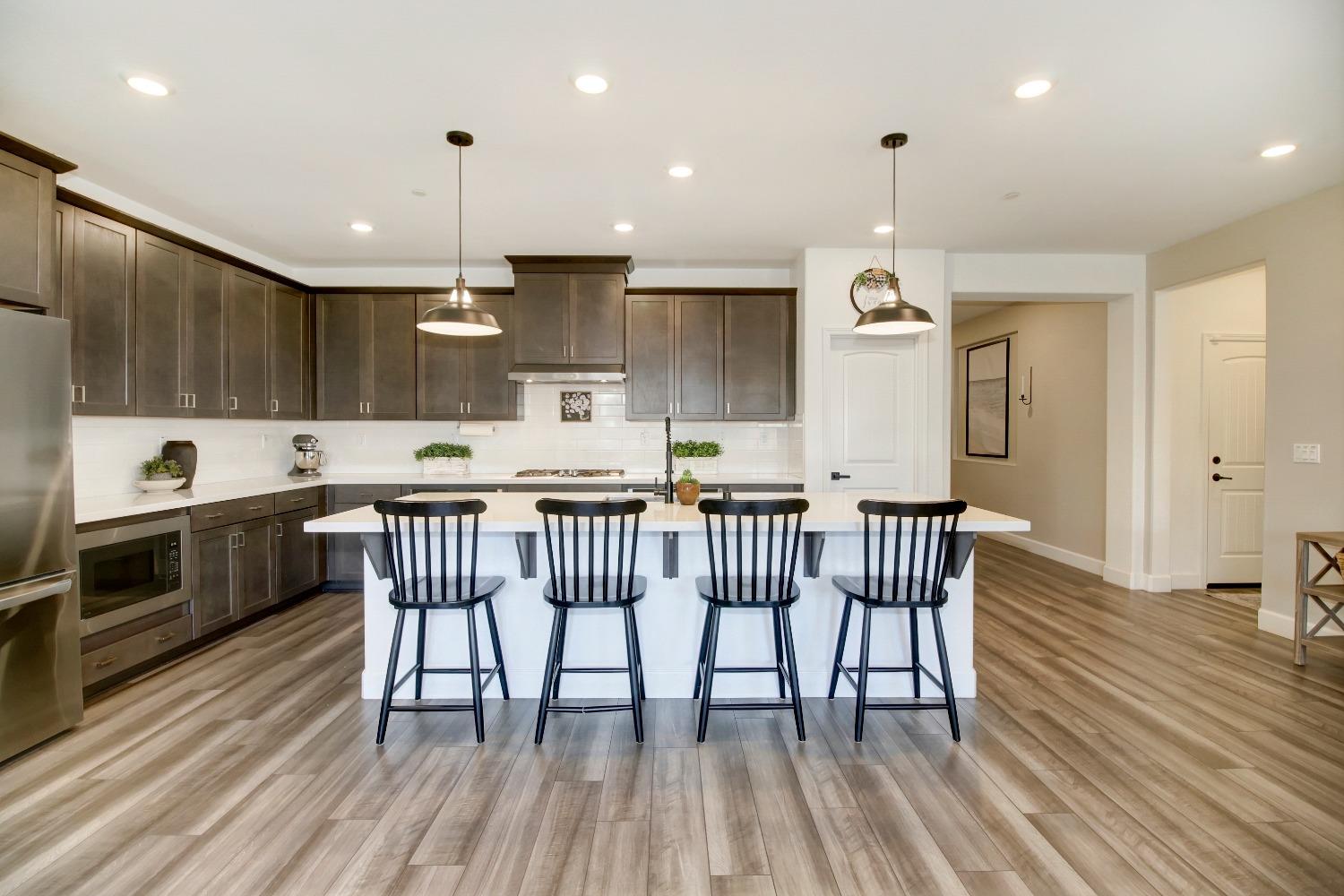 Detail Gallery Image 13 of 54 For 5480 Fandango Loop, Roseville,  CA 95747 - 4 Beds | 2/1 Baths