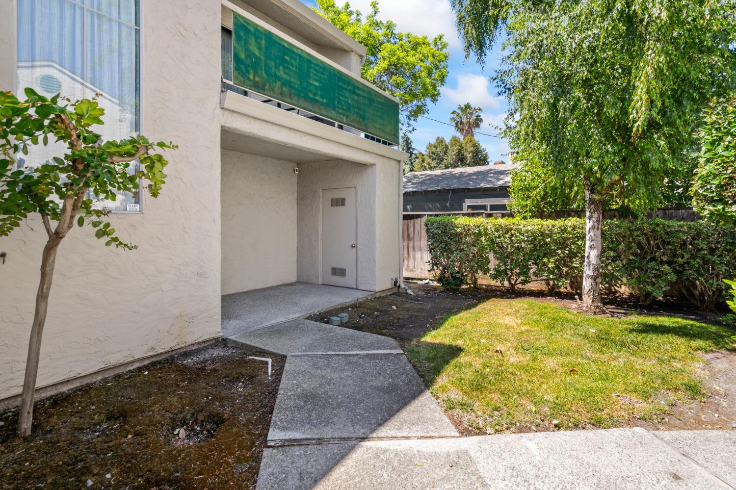 Detail Gallery Image 3 of 28 For 999 Porter Ave #12,  Stockton,  CA 95207 - 2 Beds | 1 Baths
