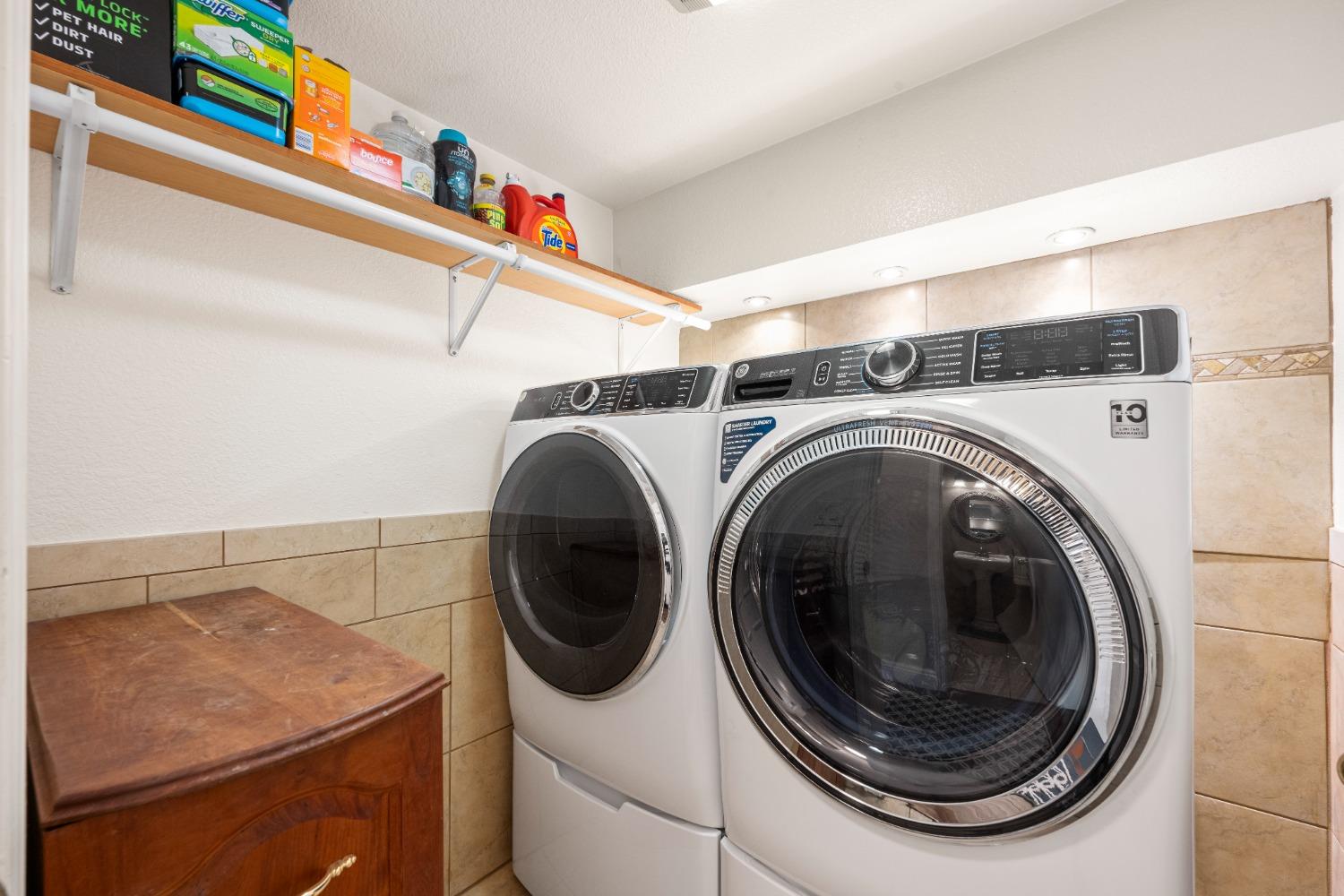 Detail Gallery Image 19 of 42 For 2106 Cargill Way, Roseville,  CA 95747 - 4 Beds | 2/1 Baths