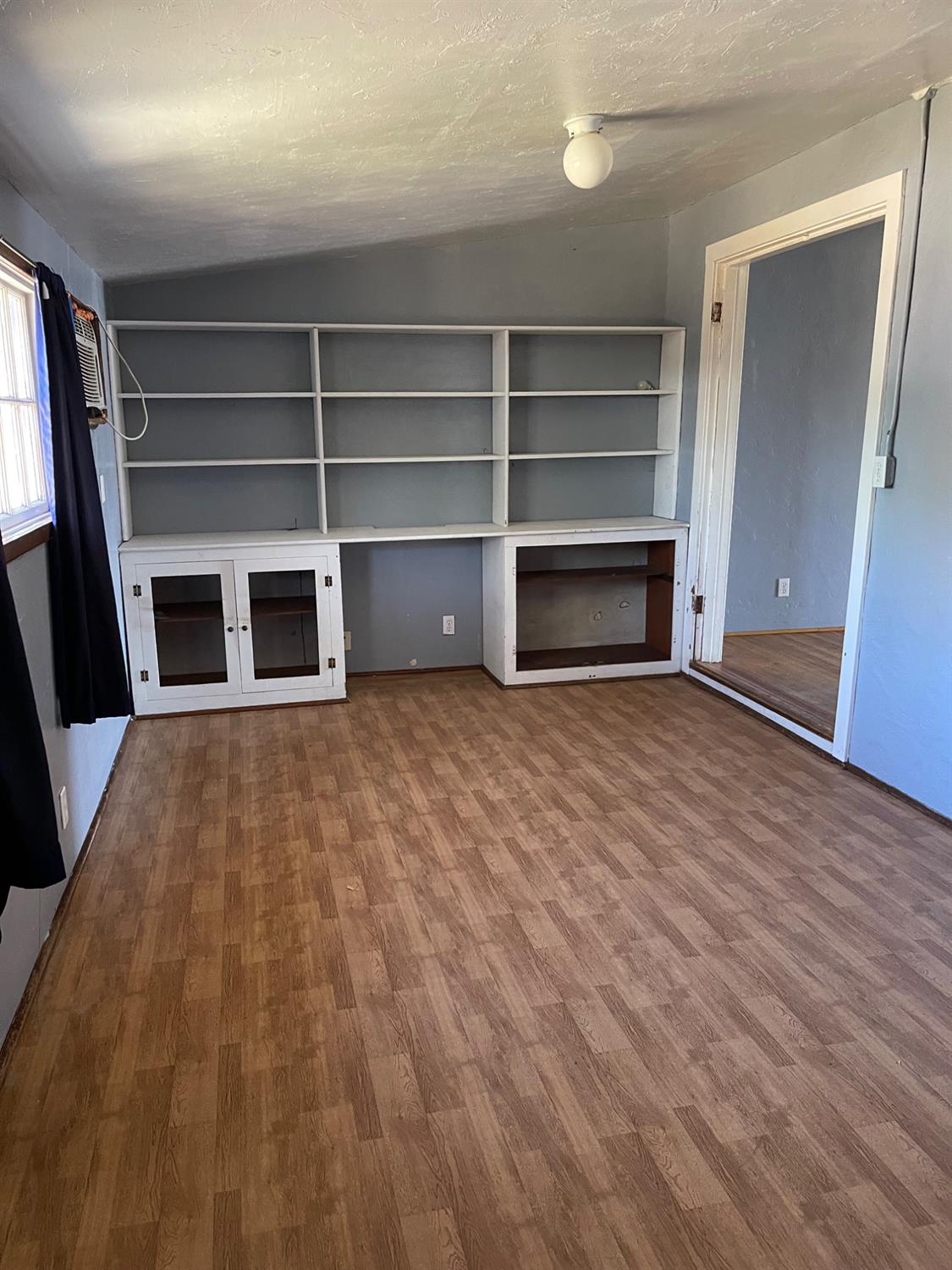 Detail Gallery Image 10 of 23 For 3537 West Ln, Stockton,  CA 95204 - 2 Beds | 1 Baths