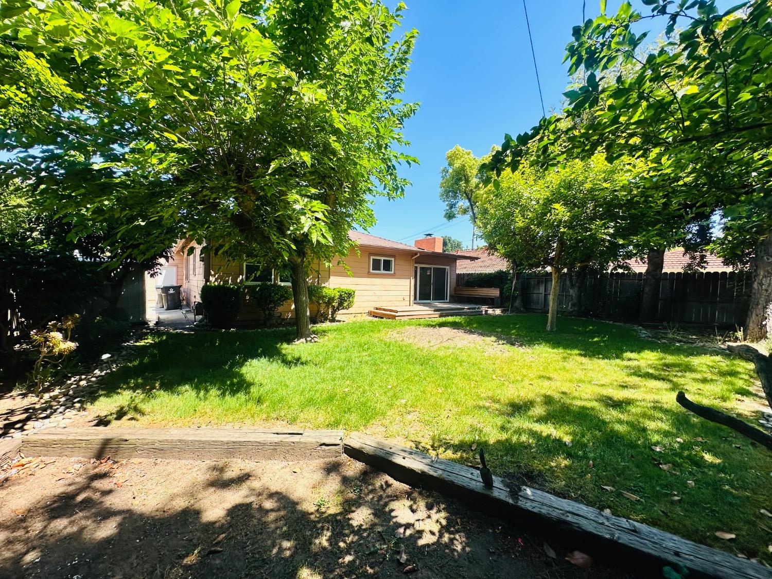 Detail Gallery Image 27 of 29 For 1112 S Country Club Blvd, Stockton,  CA 95204 - 3 Beds | 2 Baths