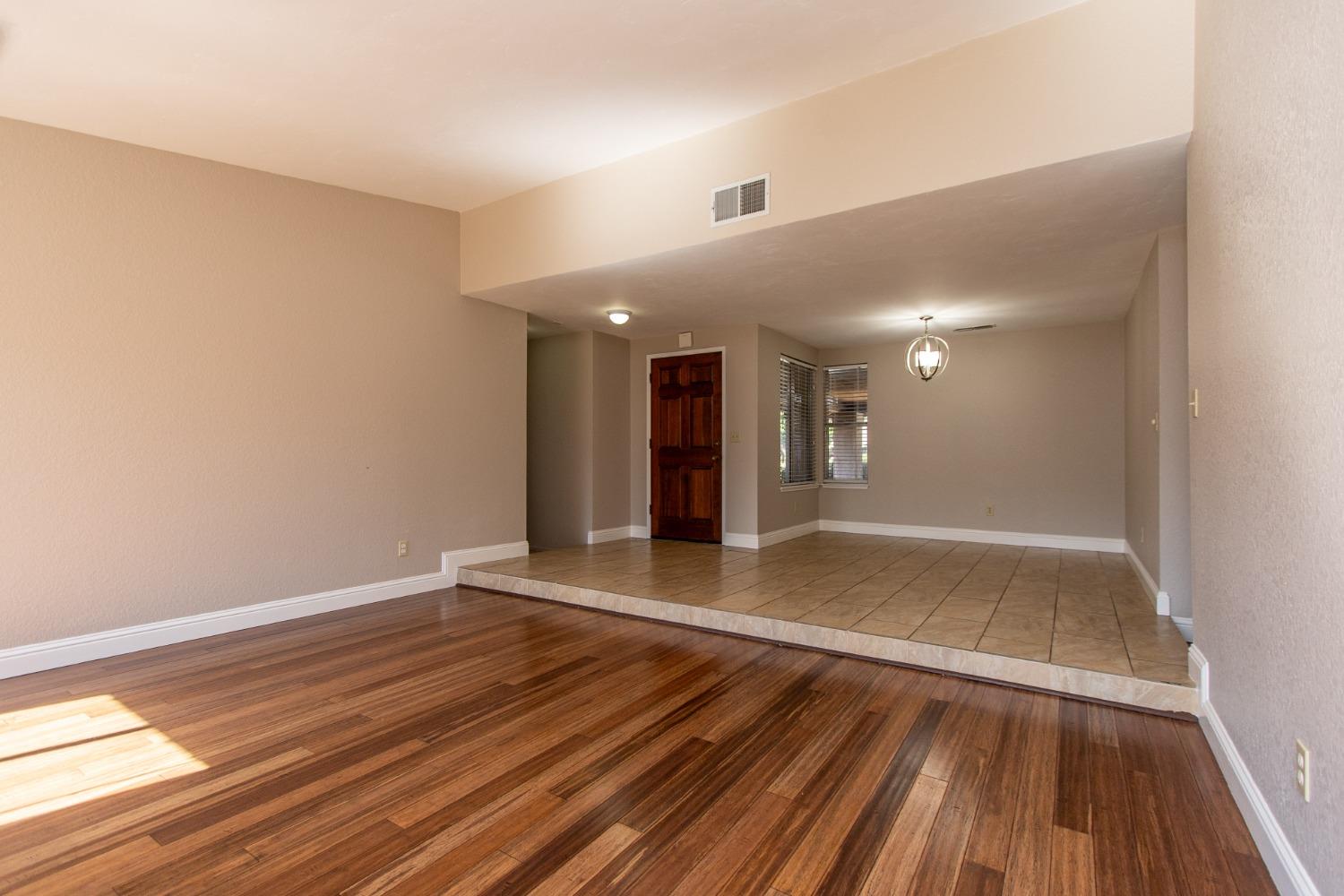 Detail Gallery Image 11 of 42 For 2000 Lincoln Oak Dr, Modesto,  CA 95355 - 3 Beds | 2 Baths