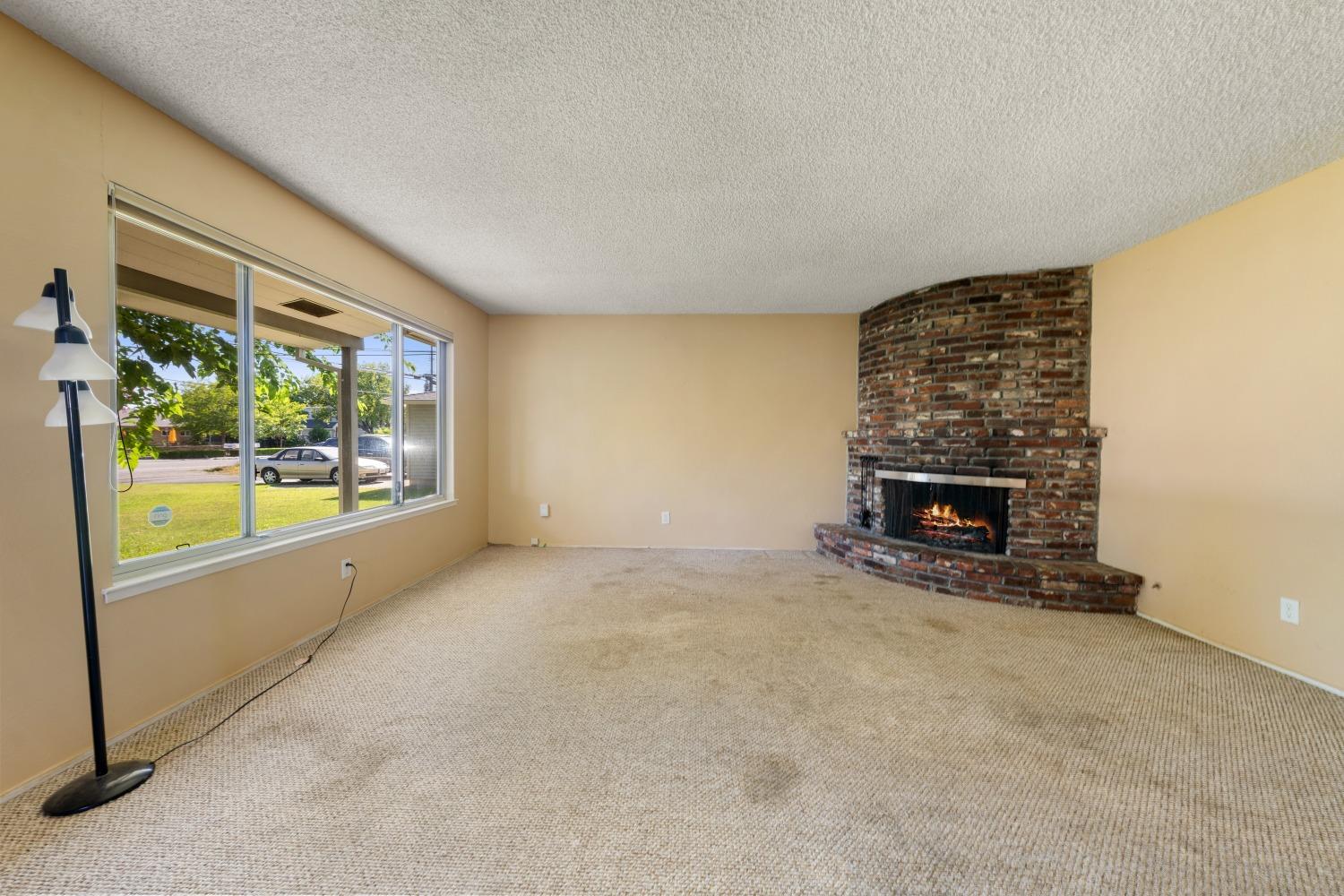 Detail Gallery Image 6 of 35 For 1021 Q St, Rio Linda,  CA 95673 - 3 Beds | 2 Baths