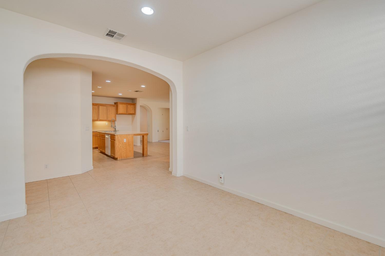 Detail Gallery Image 30 of 77 For 2080 Maximillian Ct, Los Banos,  CA 93635 - 4 Beds | 2/1 Baths