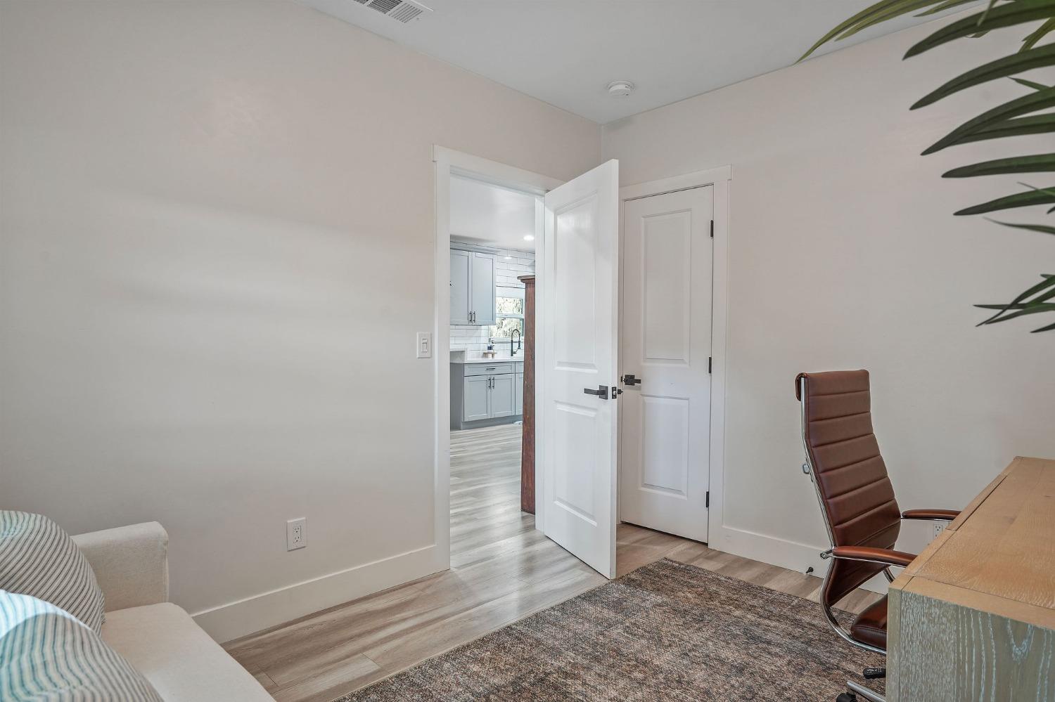 Detail Gallery Image 13 of 27 For 2640 17th St, Sacramento,  CA 95818 - 2 Beds | 2 Baths