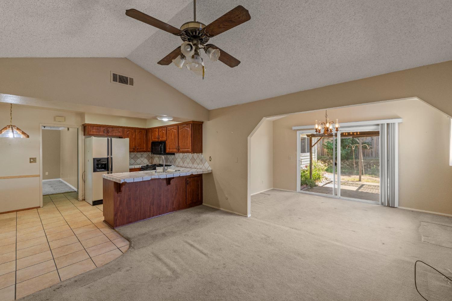 Detail Gallery Image 13 of 28 For 4246 Galbrath Dr, North Highlands,  CA 95660 - 4 Beds | 2 Baths