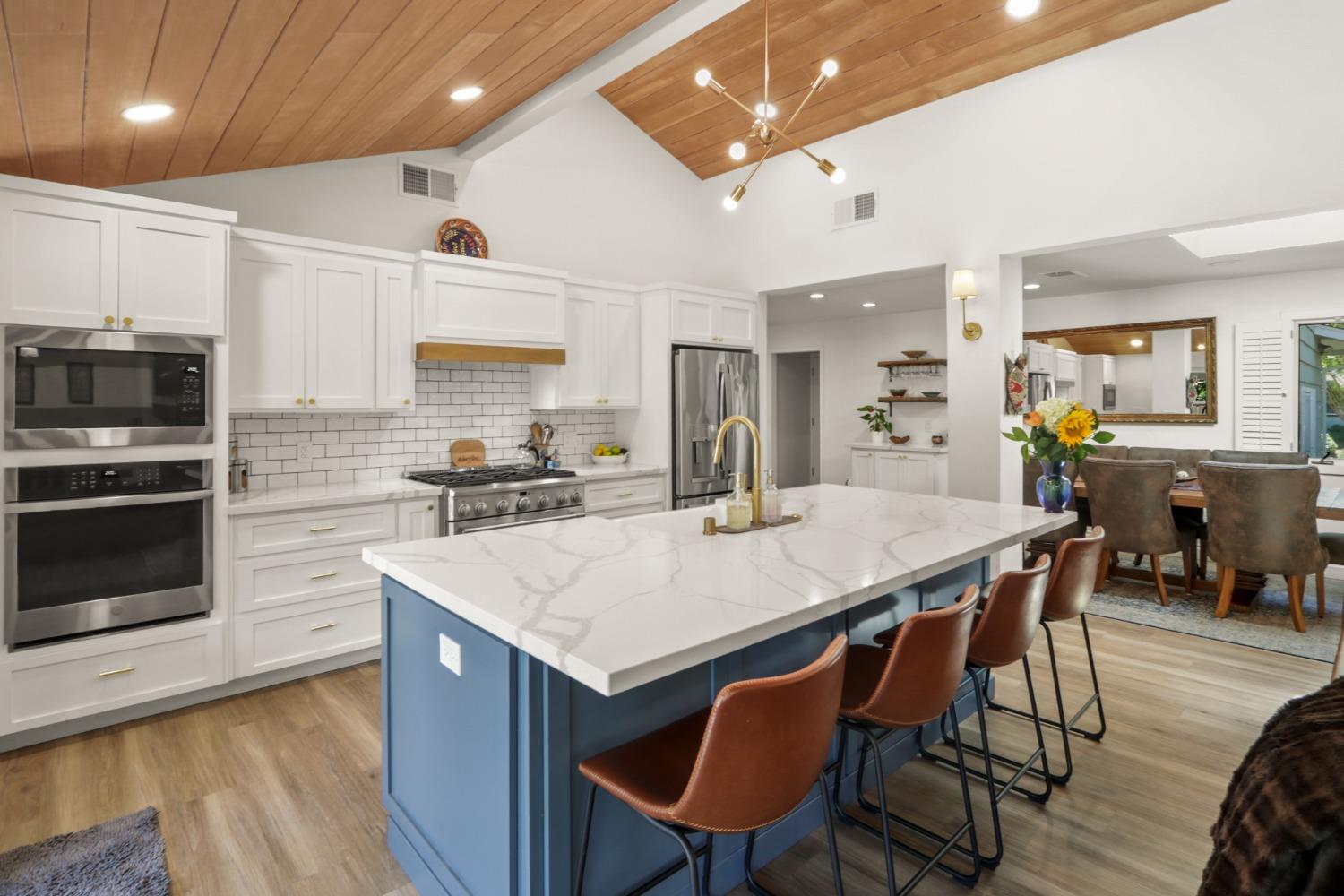 Detail Gallery Image 11 of 68 For 120 Clunie Dr, Sacramento,  CA 95864 - 4 Beds | 3/1 Baths