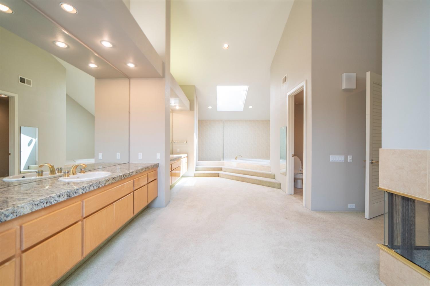 Detail Gallery Image 72 of 94 For 11457 Huntington Village Ln, Gold River,  CA 95670 - 4 Beds | 4/2 Baths
