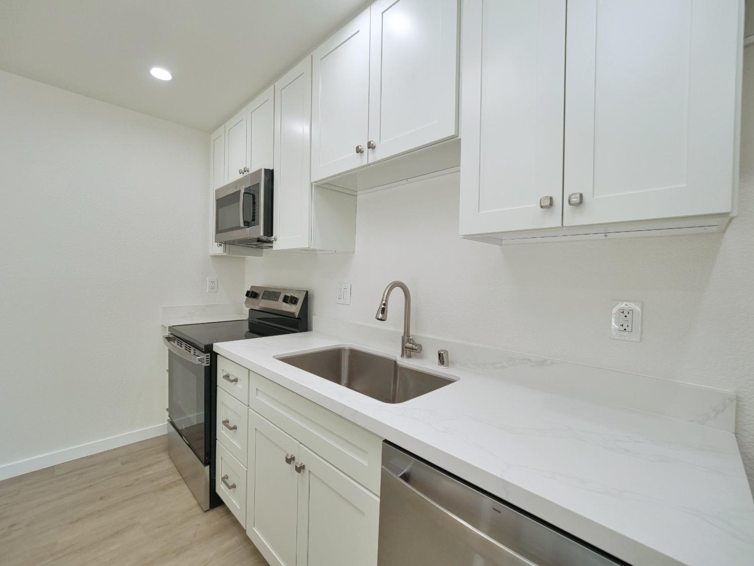 Detail Gallery Image 29 of 52 For 14 Blue Heron Ct, Sacramento,  CA 95833 - 2 Beds | 2 Baths