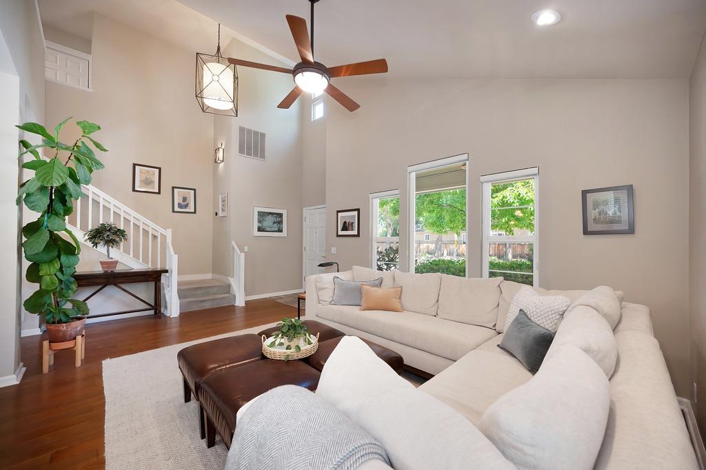 Detail Gallery Image 12 of 80 For 815 La Paz Dr, Davis,  CA 95618 - 4 Beds | 3 Baths