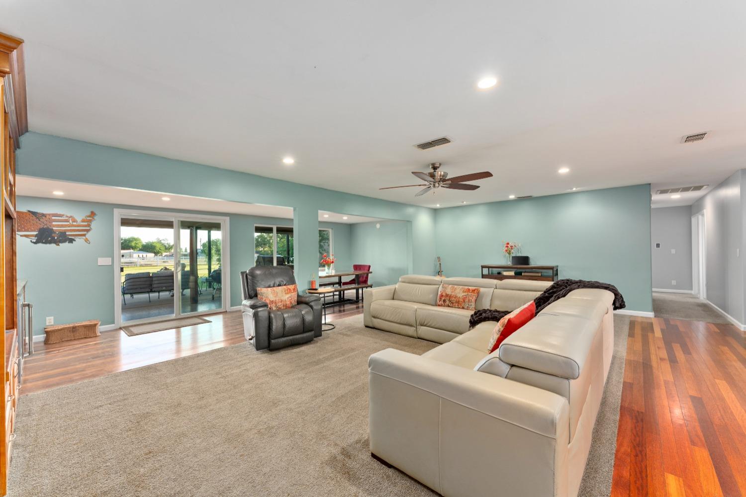 Detail Gallery Image 19 of 99 For 11750 Cresthill Dr, Elk Grove,  CA 95624 - 4 Beds | 2 Baths