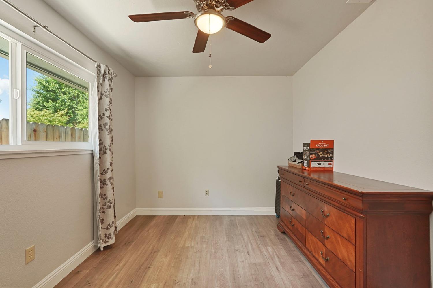 Detail Gallery Image 24 of 43 For 627 Tahoe Dr, Lodi,  CA 95242 - 3 Beds | 2 Baths