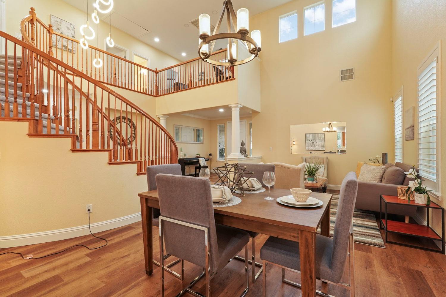 Detail Gallery Image 5 of 39 For 610 W La Canada Ave, Mountain House,  CA 95391 - 5 Beds | 3/1 Baths