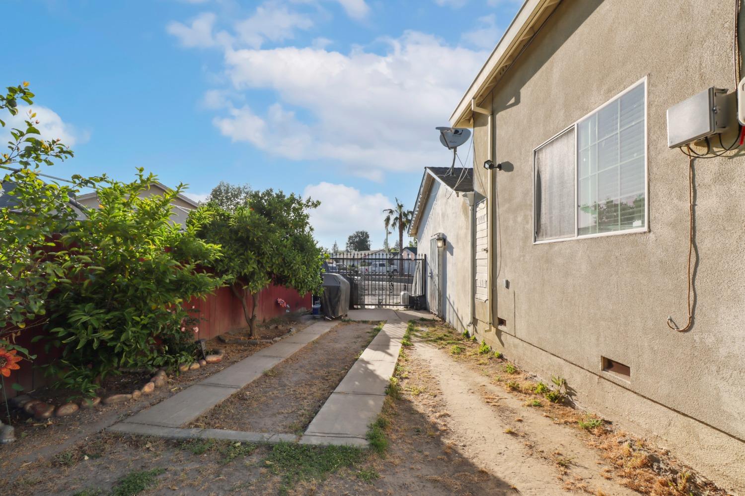 Detail Gallery Image 32 of 37 For 1724 Belt Way, Sacramento,  CA 95832 - 4 Beds | 2 Baths