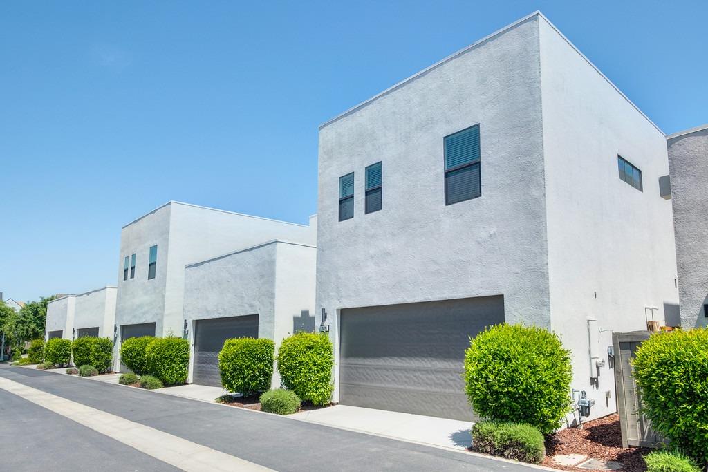 Detail Gallery Image 57 of 89 For 142 Fonseca St, Sacramento,  CA 95816 - 3 Beds | 3/1 Baths