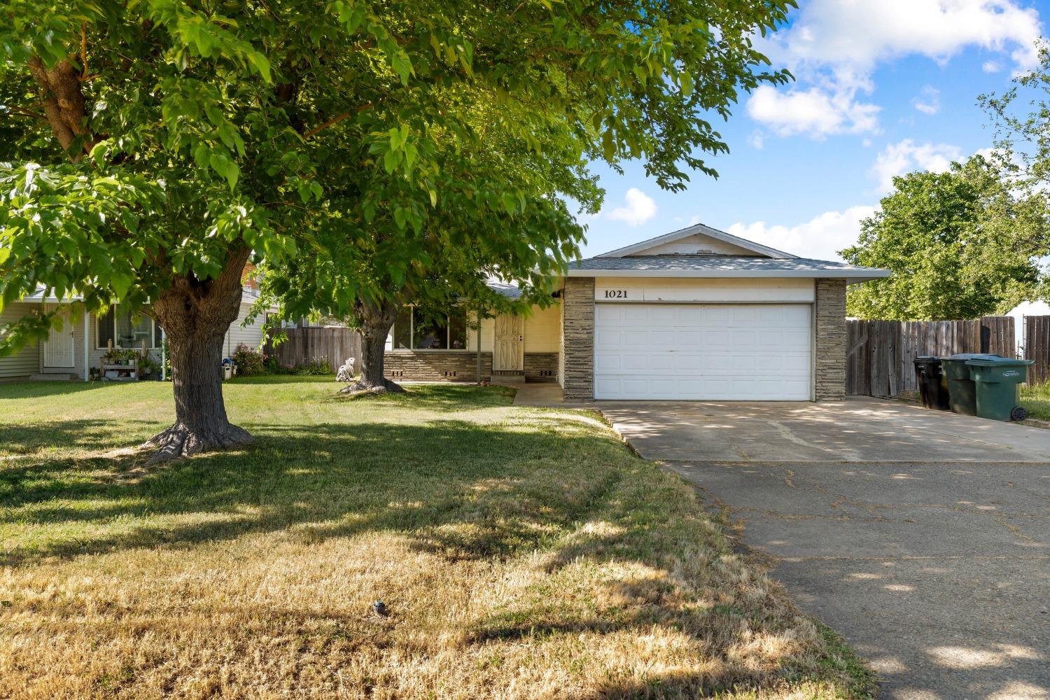 Detail Gallery Image 2 of 35 For 1021 Q St, Rio Linda,  CA 95673 - 3 Beds | 2 Baths