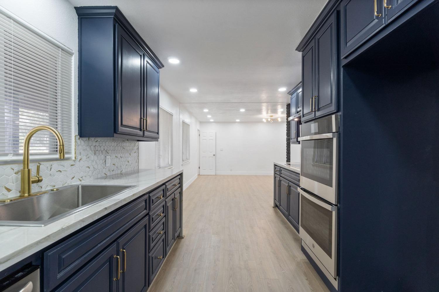 Detail Gallery Image 12 of 33 For 5231 N Del Mar Ave, Fresno,  CA 93704 - 3 Beds | 2 Baths