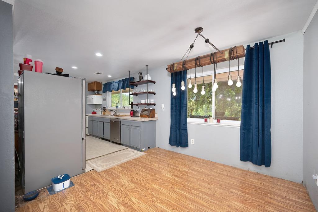 Detail Gallery Image 14 of 38 For 20427 Starlight Ln, Grass Valley,  CA 95945 - 3 Beds | 2 Baths