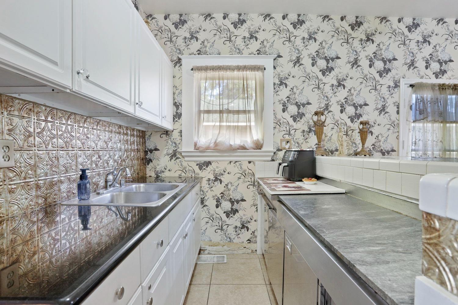 Detail Gallery Image 16 of 52 For 625 E Pine St, Lodi,  CA 95240 - 4 Beds | 2 Baths