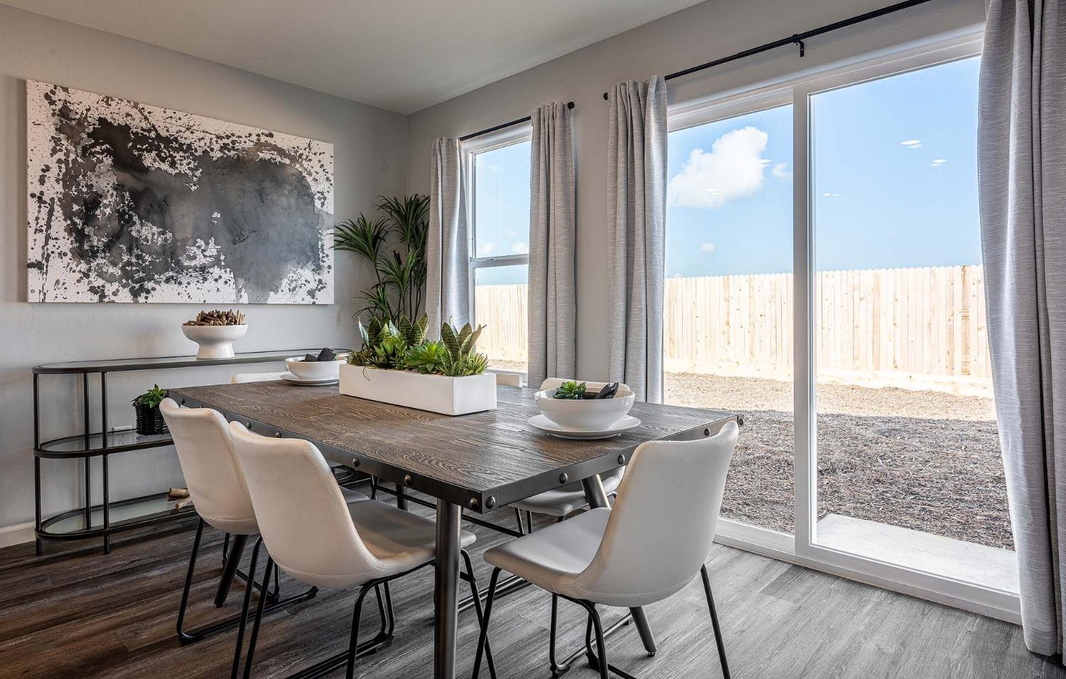 Detail Gallery Image 7 of 19 For 4081 Cinnabar Ct #116 L,  Merced,  CA 95348 - 4 Beds | 2 Baths