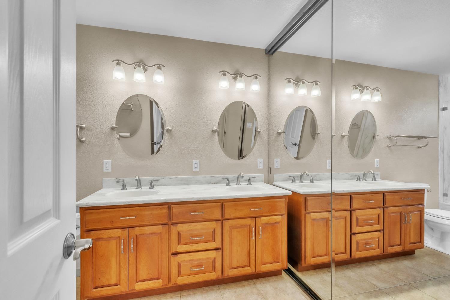 Detail Gallery Image 20 of 34 For 51 Angel Island Circle, Sacramento,  CA 95831 - 4 Beds | 2/1 Baths