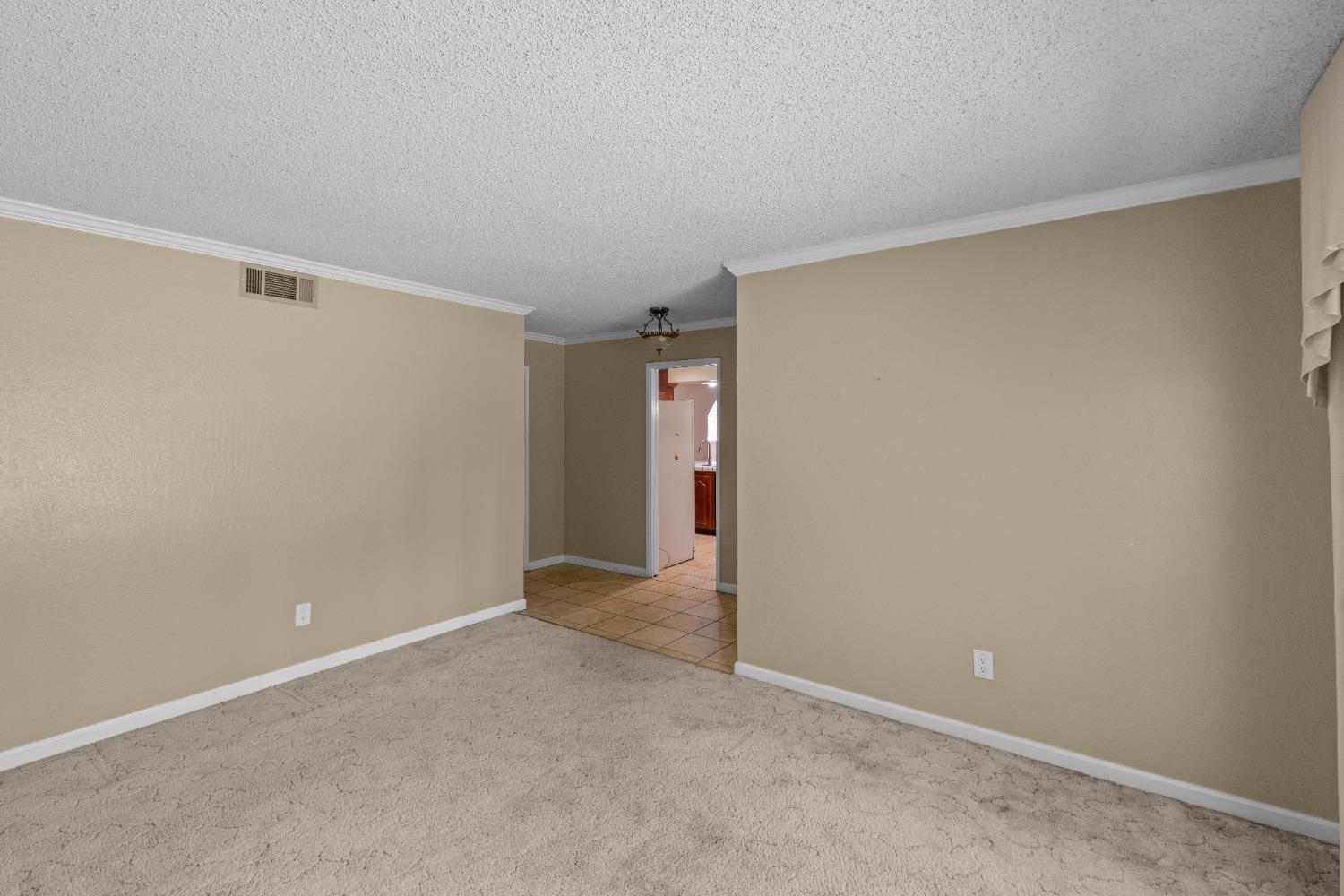 Detail Gallery Image 9 of 28 For 4246 Galbrath Dr, North Highlands,  CA 95660 - 4 Beds | 2 Baths
