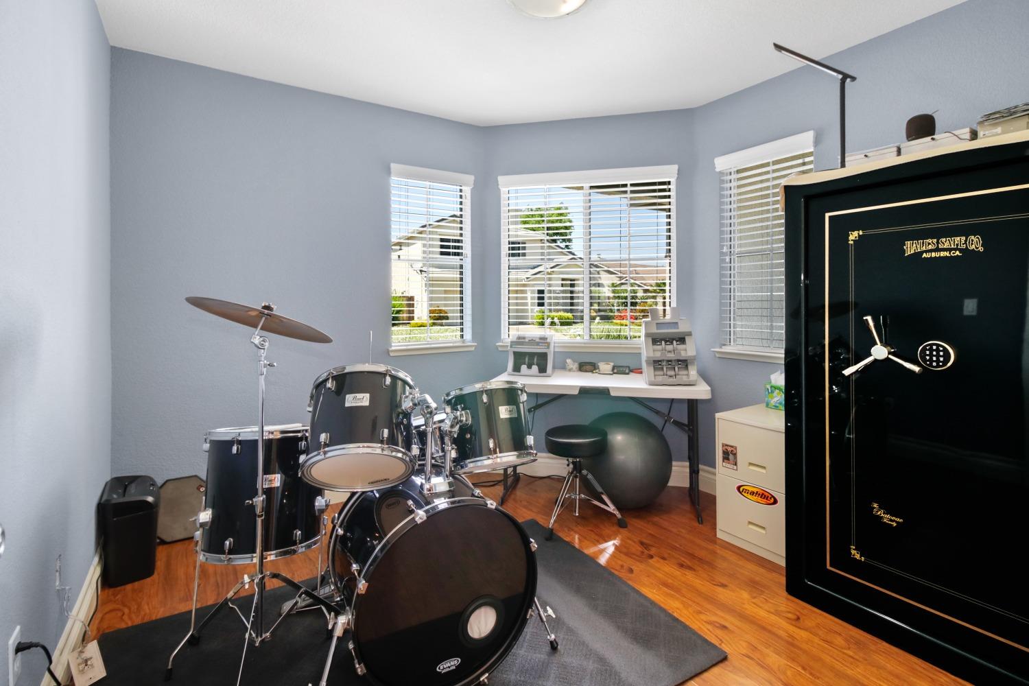 Detail Gallery Image 30 of 38 For 9527 Lake Park Ln, Elk Grove,  CA 95758 - 3 Beds | 2 Baths