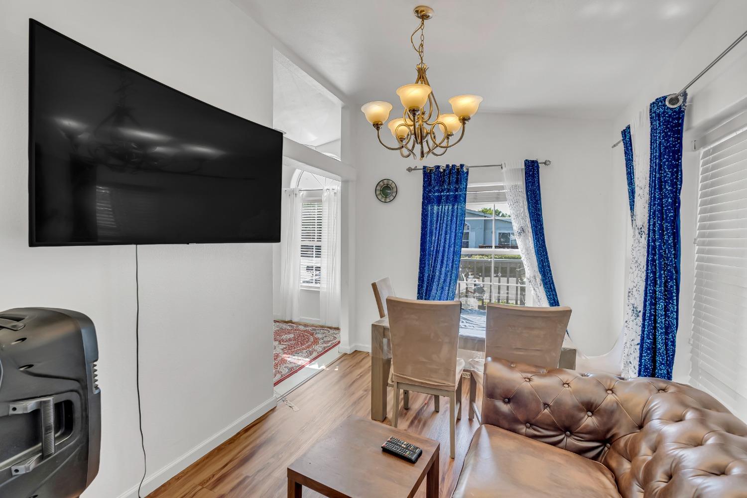 Detail Gallery Image 9 of 36 For 6417 Capital Cir 9, Sacramento,  CA 95828 - 3 Beds | 2 Baths