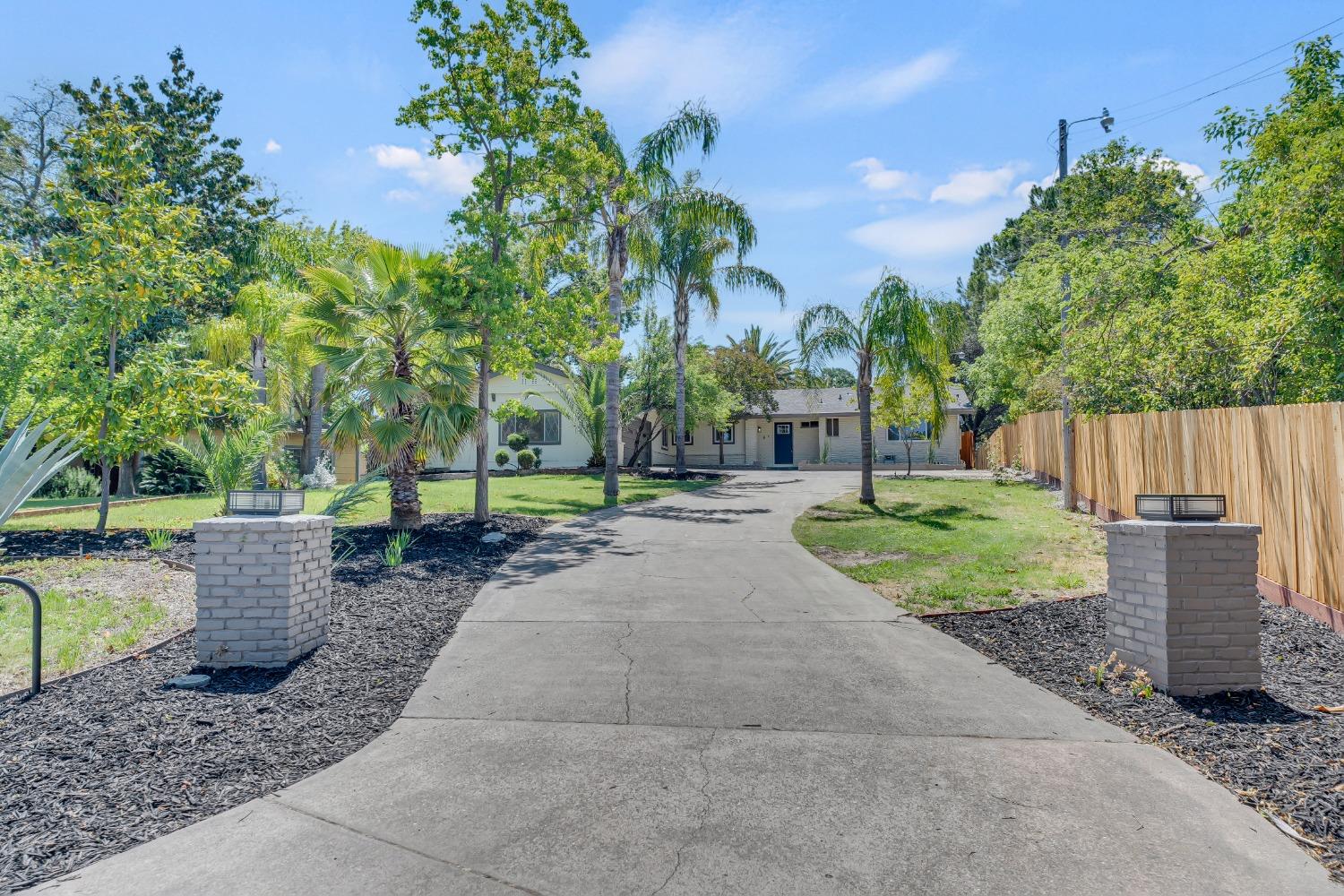 Detail Gallery Image 2 of 65 For 7932 Charlene Way, Citrus Heights,  CA 95610 - 4 Beds | 3 Baths
