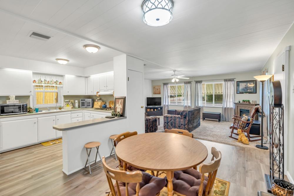 Detail Gallery Image 5 of 36 For 77012 Lauppe Ln, Citrus Heights,  CA 95621 - 2 Beds | 2 Baths