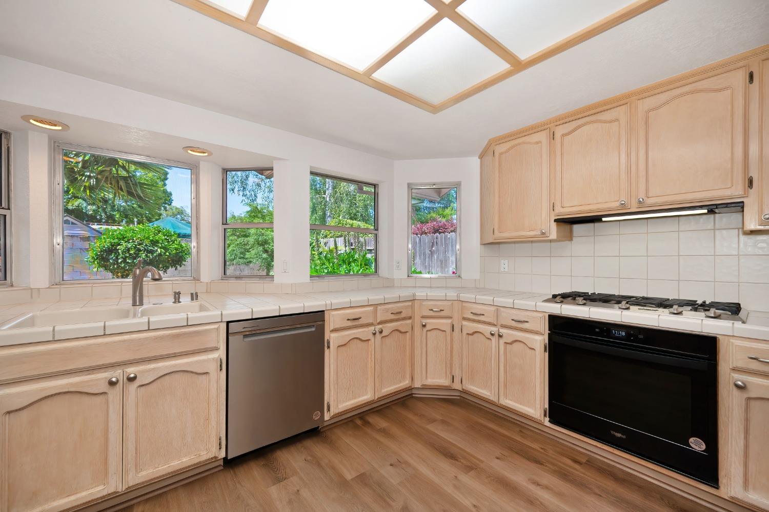 Detail Gallery Image 34 of 69 For 2259 River Trails Cir, Rancho Cordova,  CA 95670 - 3 Beds | 2 Baths