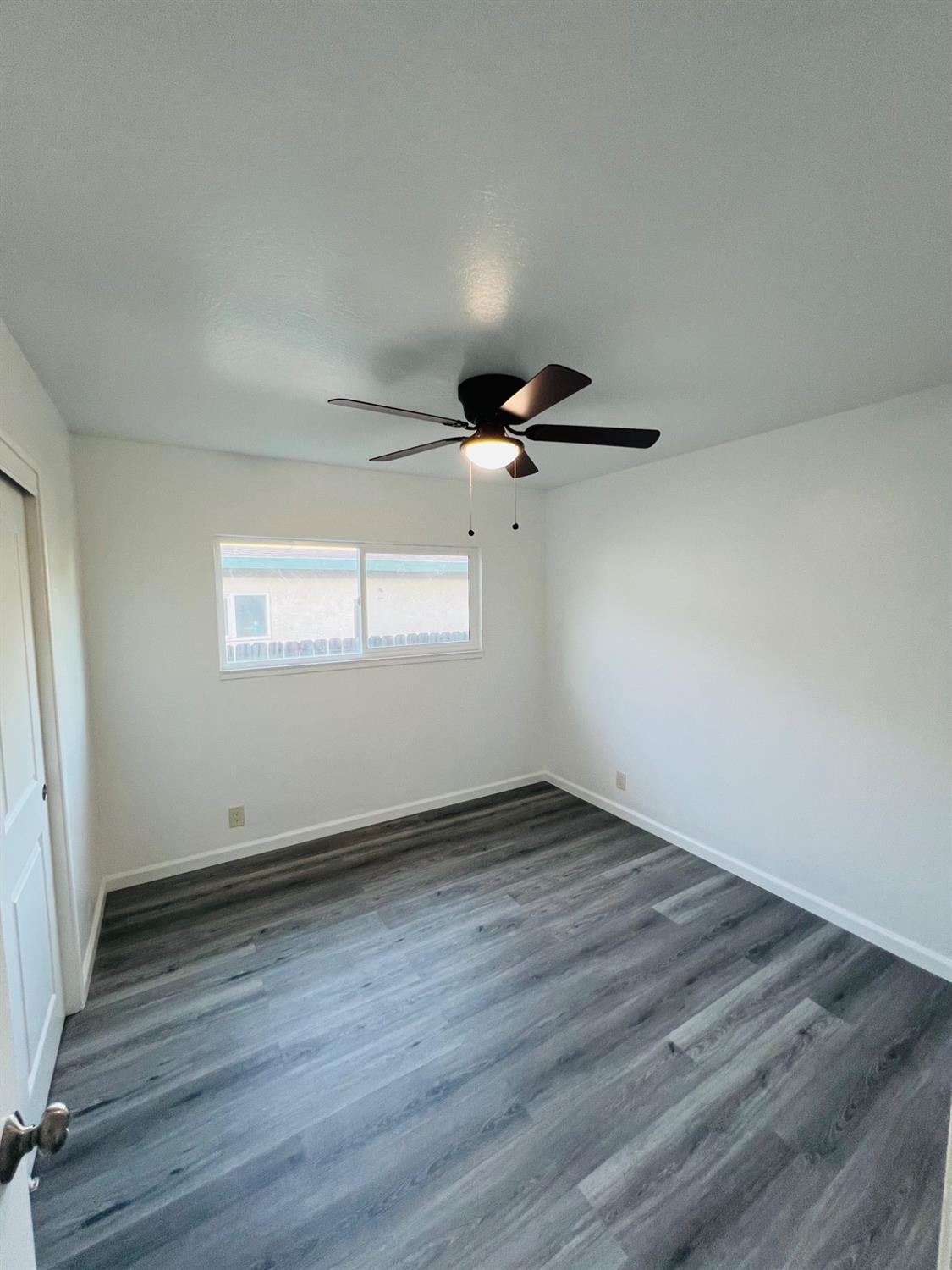 Detail Gallery Image 9 of 19 For 710 E 4th, Stockton,  CA 95206 - 4 Beds | 2 Baths