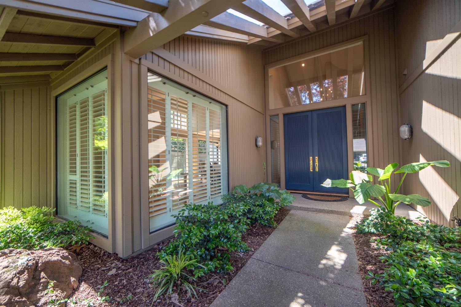Detail Gallery Image 3 of 94 For 11457 Huntington Village Ln, Gold River,  CA 95670 - 4 Beds | 4/2 Baths