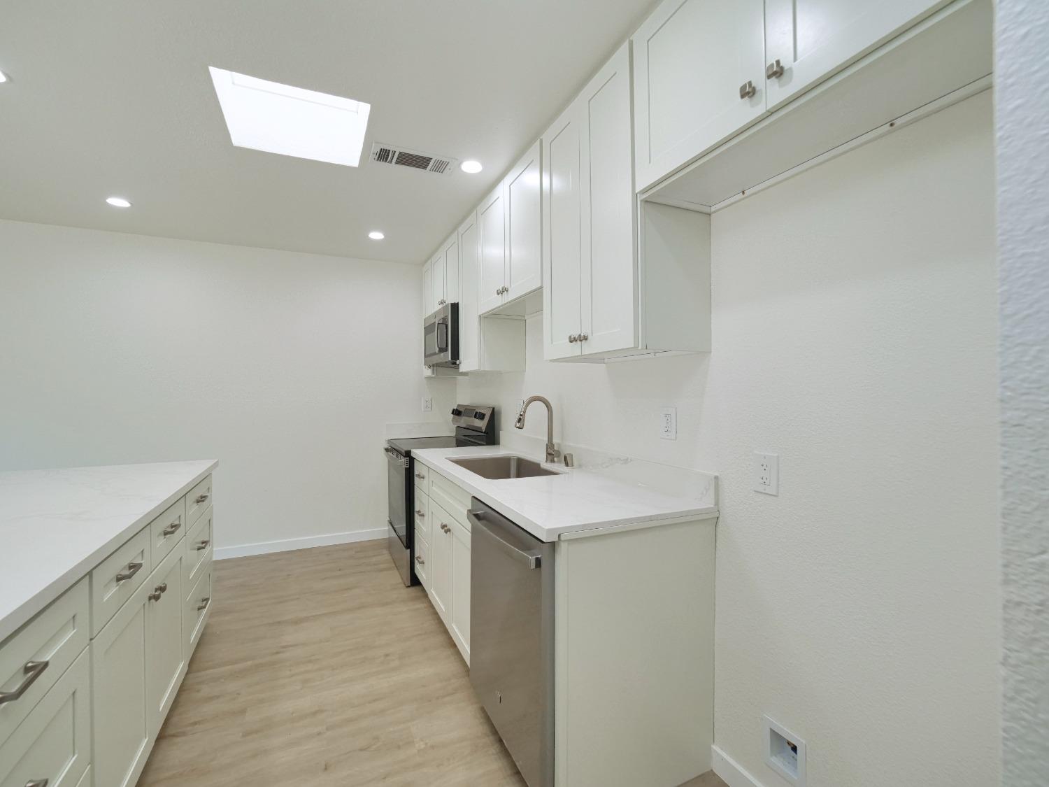Detail Gallery Image 28 of 52 For 14 Blue Heron Ct, Sacramento,  CA 95833 - 2 Beds | 2 Baths