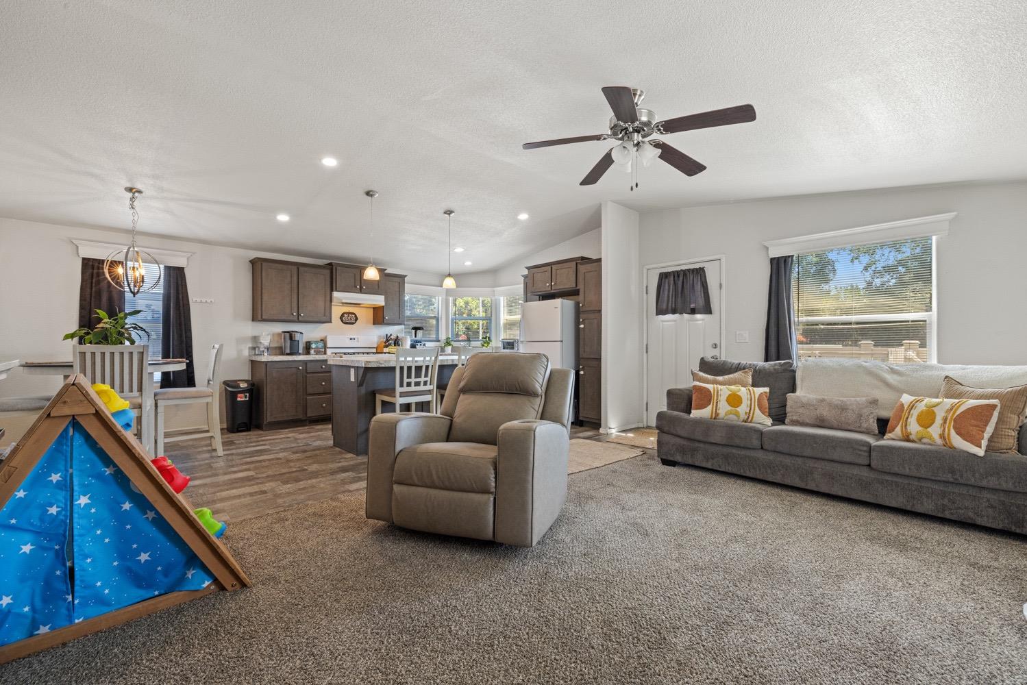 Detail Gallery Image 10 of 32 For 900 Old Stockton Rd 104, Oakdale,  CA 95361 - 3 Beds | 2 Baths