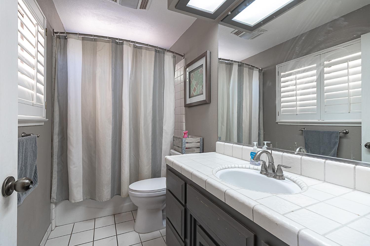 Detail Gallery Image 19 of 33 For 9925 Poppy Hills Dr, Oakdale,  CA 95361 - 4 Beds | 2 Baths