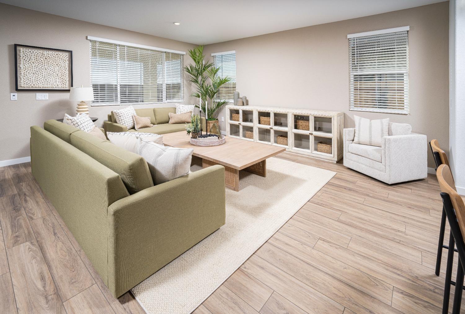 Detail Gallery Image 14 of 15 For 4606 Duckhawk Cir, Rancho Cordova,  CA 95742 - 3 Beds | 2/1 Baths