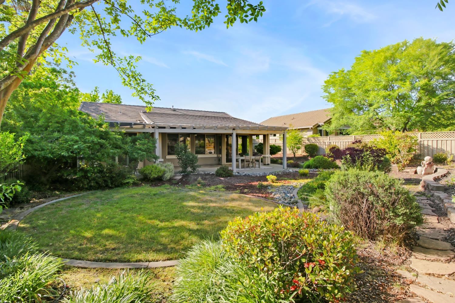 Detail Gallery Image 39 of 47 For 2125 Stonecrest Ln, Lincoln,  CA 95648 - 2 Beds | 2/1 Baths