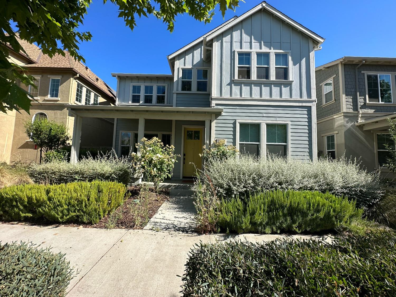 Detail Gallery Image 1 of 37 For 2056 Cannery Loop, Davis,  CA 95616 - 6 Beds | 4 Baths