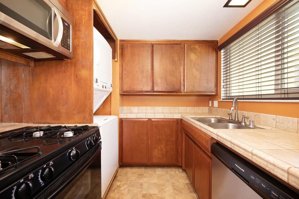 Detail Gallery Image 7 of 32 For 6018 via Casitas, Carmichael,  CA 95608 - 2 Beds | 1 Baths