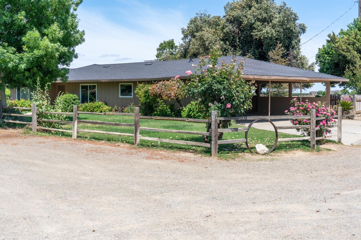 Detail Gallery Image 4 of 61 For 3789 State Highway 33, Gustine,  CA 95322 - 3 Beds | 2/1 Baths