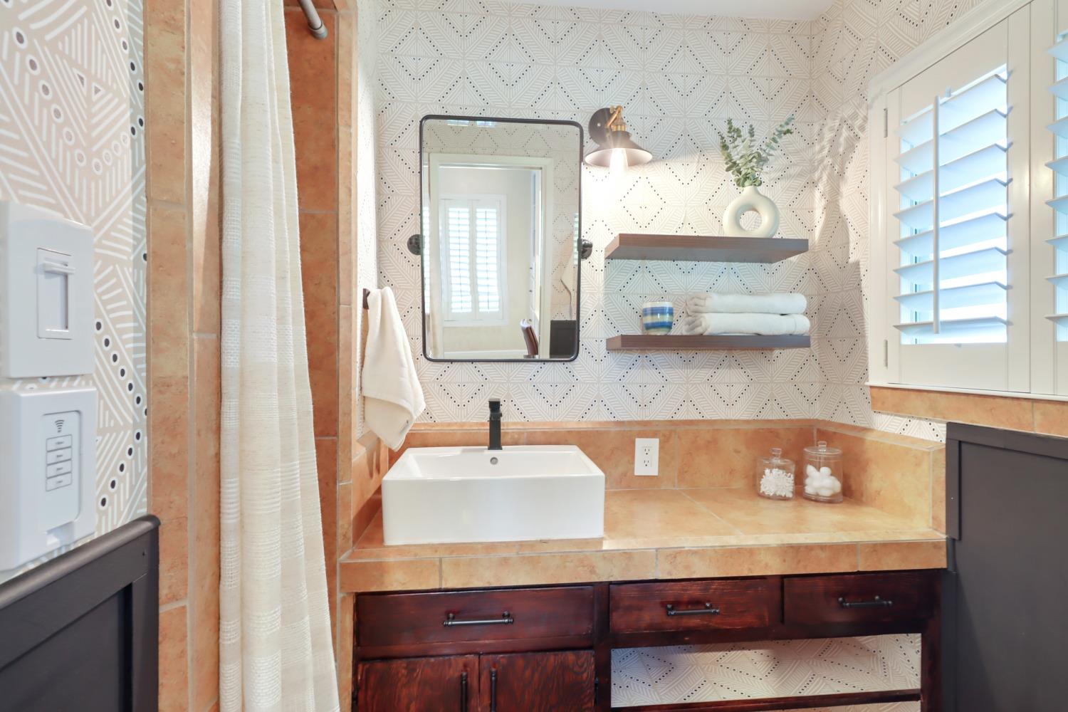 Detail Gallery Image 33 of 98 For 2590 S River Rd, West Sacramento,  CA 95691 - 3 Beds | 2/1 Baths