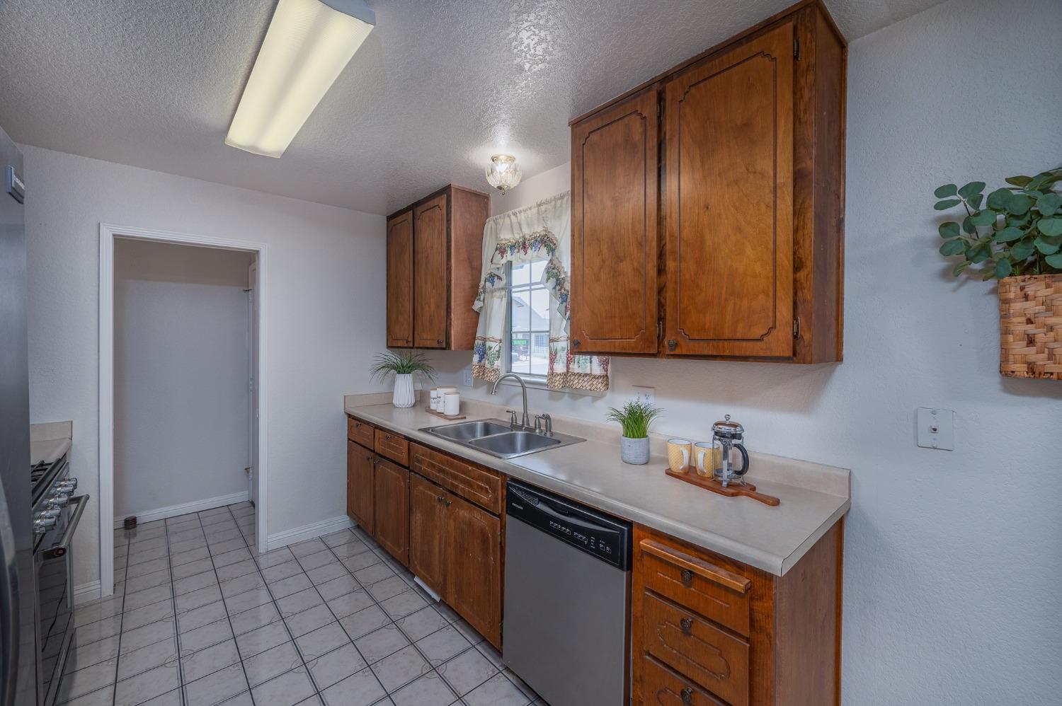 Chesapeake Avenue, Modesto, California image 19