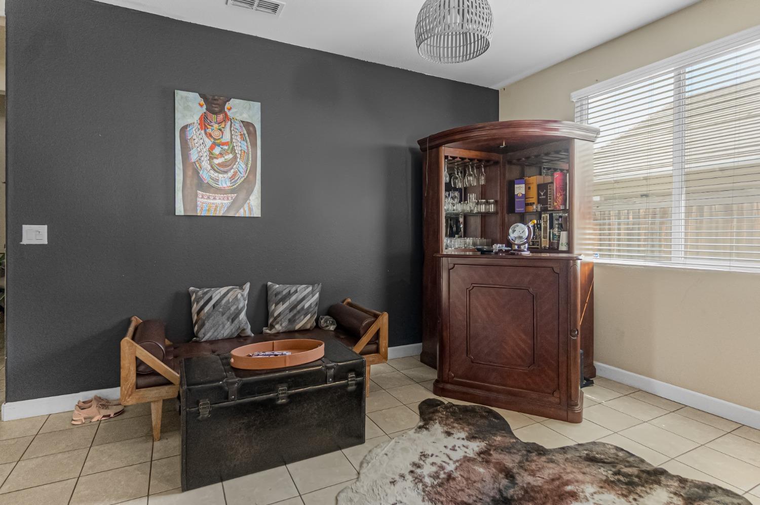 Detail Gallery Image 11 of 13 For 1479 Orgullo Ln, Manteca,  CA 95337 - 4 Beds | 3 Baths