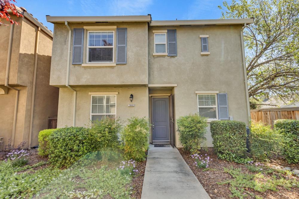 Detail Gallery Image 2 of 51 For 7885 Monaldo Walk, Sacramento,  CA 95823 - 3 Beds | 2/1 Baths
