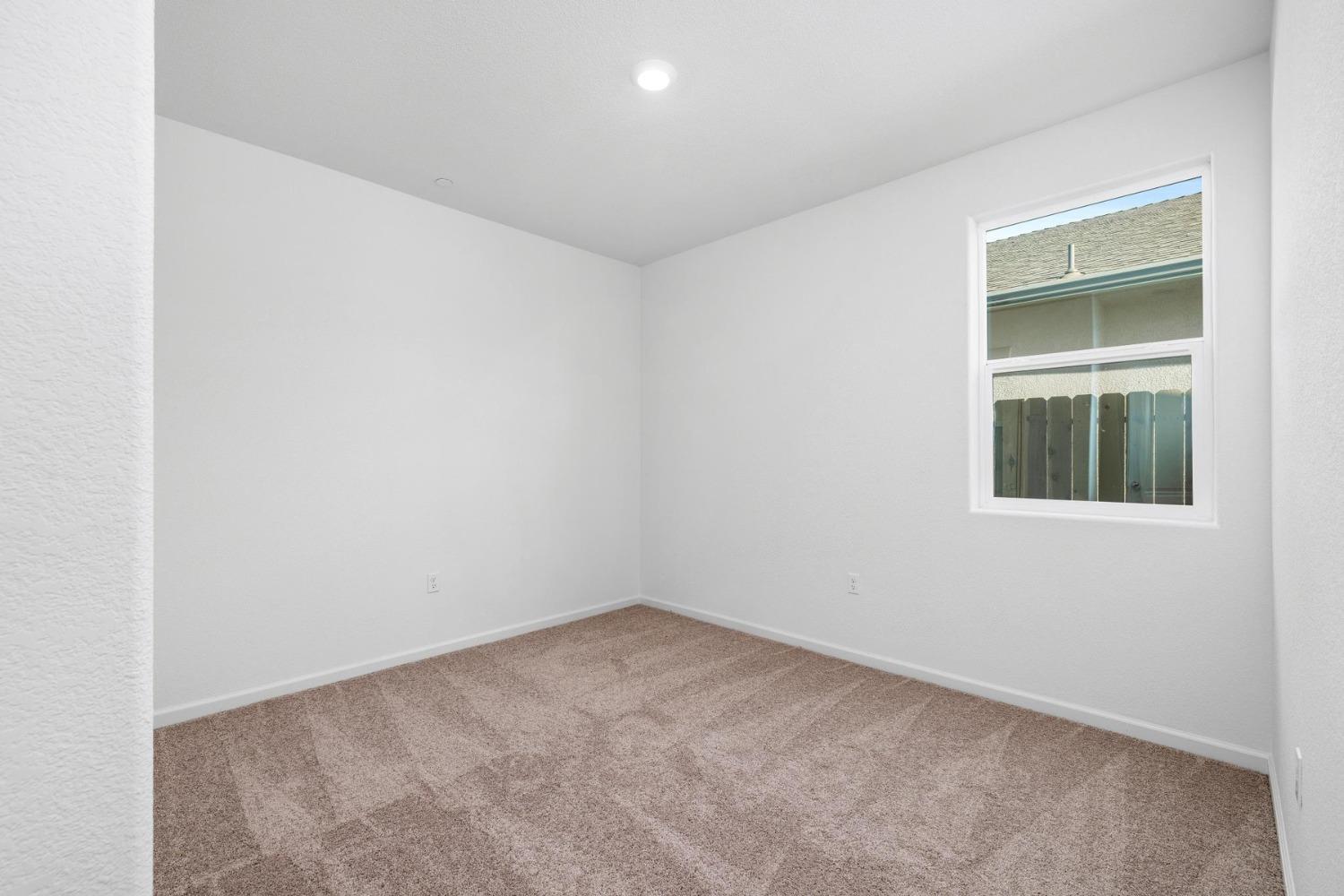 Detail Gallery Image 13 of 15 For 2219 Nicklaus Dr, Linda,  CA 95901 - 4 Beds | 2 Baths
