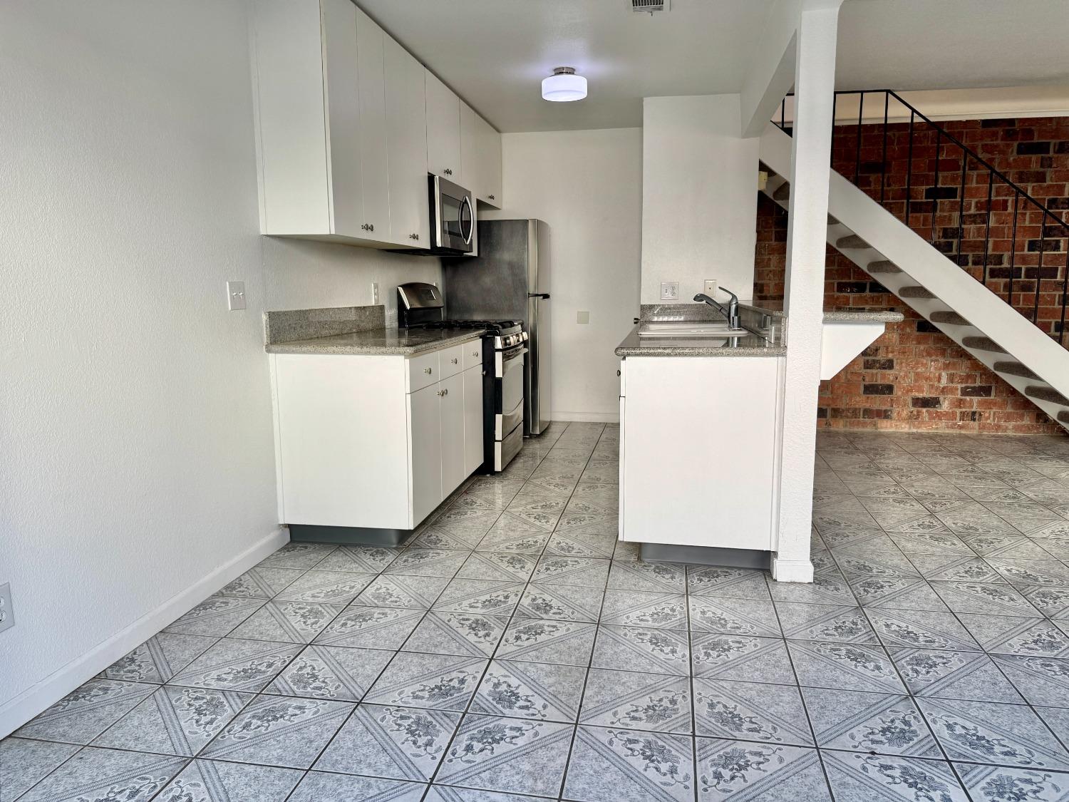 Detail Gallery Image 9 of 53 For 4742 Greenholme Dr #3,  Sacramento,  CA 95842 - 2 Beds | 1 Baths