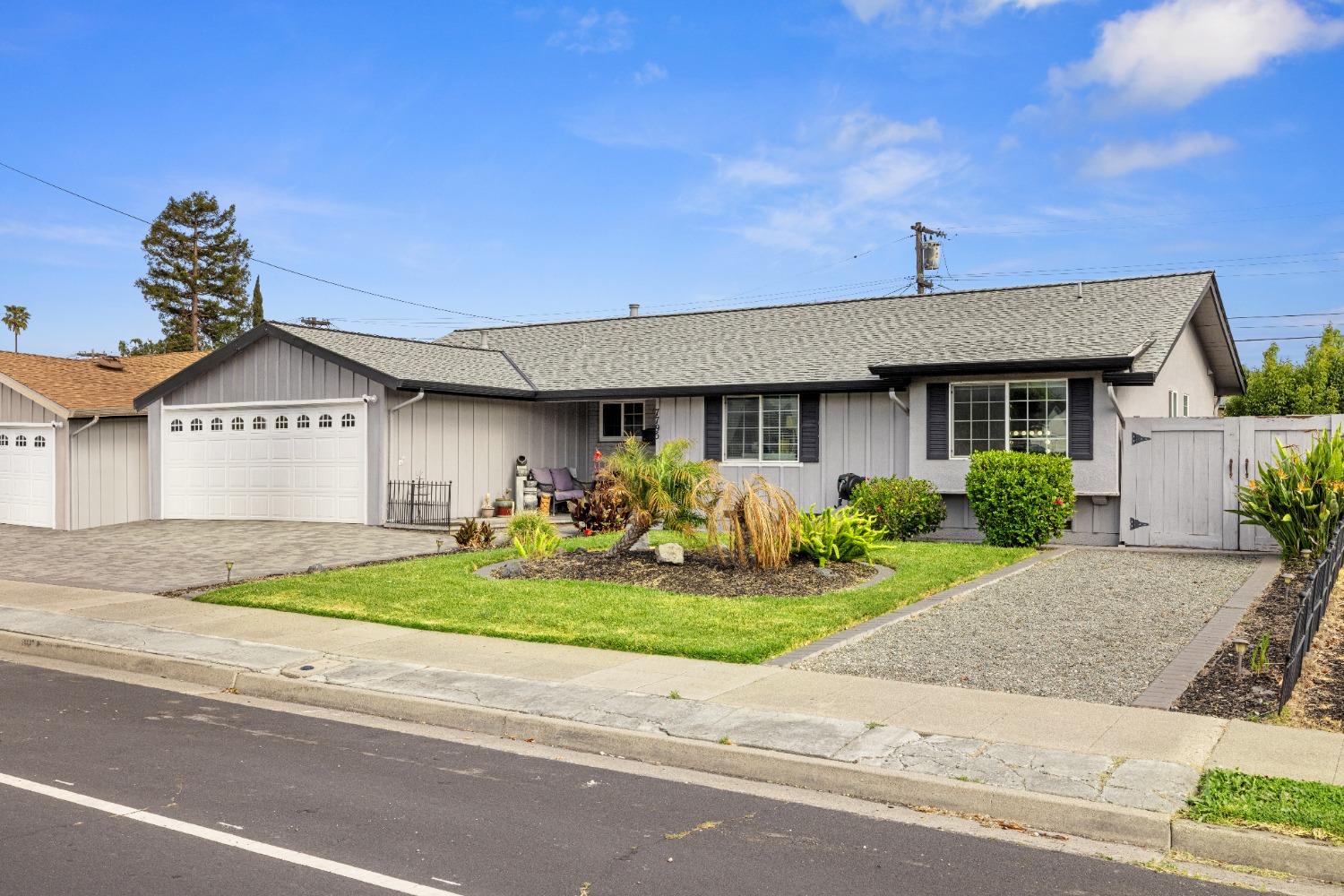 Detail Gallery Image 2 of 33 For 7795 Tamarack Dr, Dublin,  CA 94568 - 3 Beds | 2 Baths