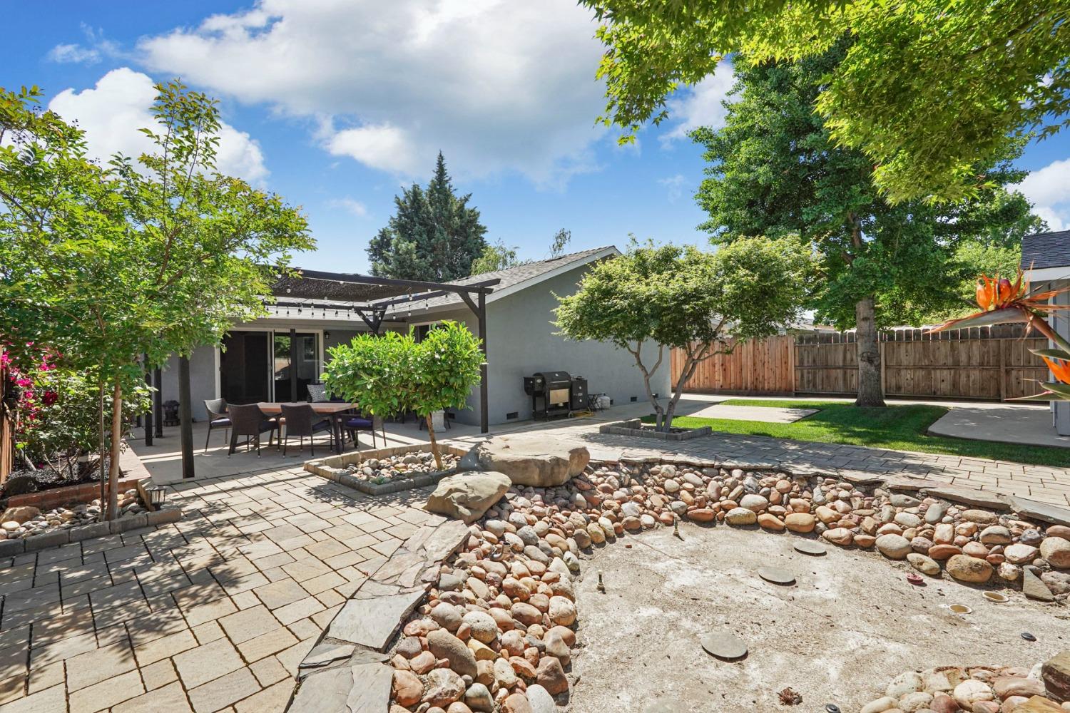 Detail Gallery Image 35 of 43 For 627 Tahoe Dr, Lodi,  CA 95242 - 3 Beds | 2 Baths