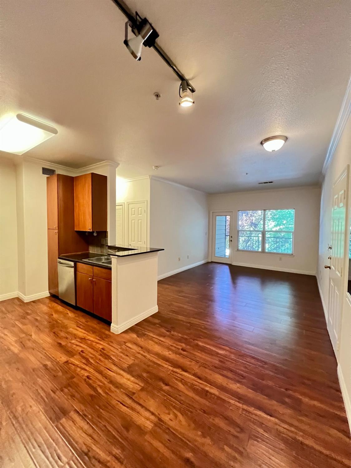 Detail Gallery Image 4 of 15 For 8434 Walerga Rd #124,  Antelope,  CA 95843 - 2 Beds | 2 Baths